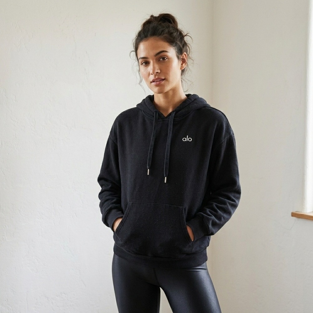 Alo Yoga Womens Hoodie Medium Black Logo Pullover Pocket Athleisure Gorpcore